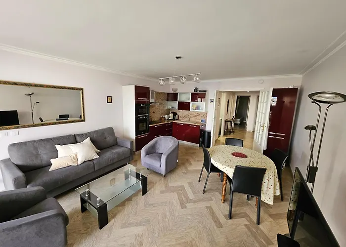 Juan Les Pins Centre Le France Grand 3p Vue * Antibes